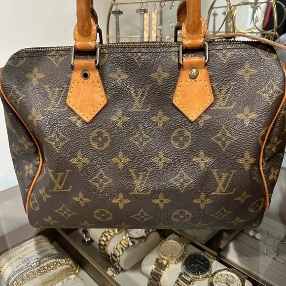 Elegant LV Monogram speedy 25 Bag - Picture 2 of 13